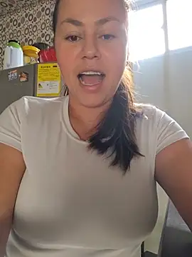 camila-titis online show from June 7, 9:31 pm