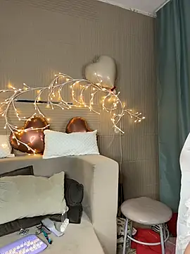 PollyVinice online show from February 28, 6:18 pm