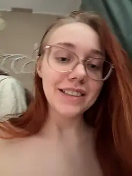 Snapshot of PollyVinice chatting on July 13, 9:19 am PollyVinice online show from July 13, 9:19 am