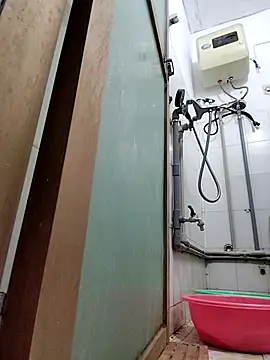 Snapshot of simsim-00 chatting on December 3, 3:07 am simsim-00 online show from December 3, 3:07 am