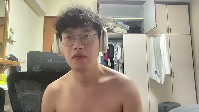 Passionatetwink2 online show from February 12, 11:10 am