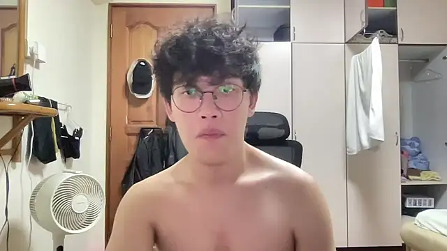 Passionatetwink2 online show from November 7, 11:48 am