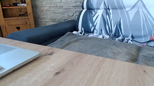 htreshot73 online show from March 18, 1:57 pm