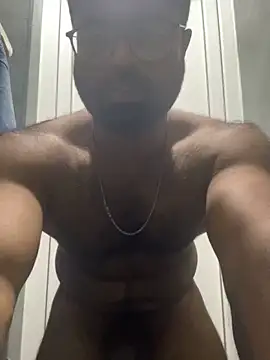 Snapshot of DJLOVE280825 chatting on October 3, 9:27 pm DJLOVE280825 online show from October 3, 9:27 pm