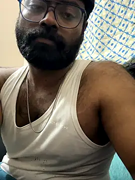 Snapshot of DJLOVE280825 chatting on November 3, 11:30 pm DJLOVE280825 online show from November 3, 11:30 pm