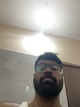 Snapshot of DJLOVE280825 chatting on November 6, 1:09 am DJLOVE280825 online show from November 6, 1:09 am