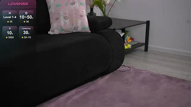 DeborahLowe online show from April 8, 9:44 am