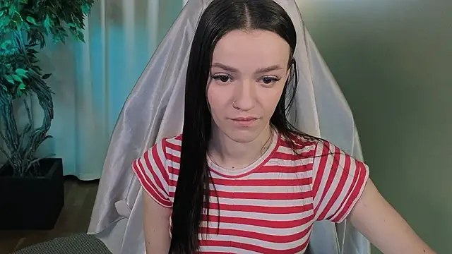 E l i z e  online show from February 11, 5:29 am