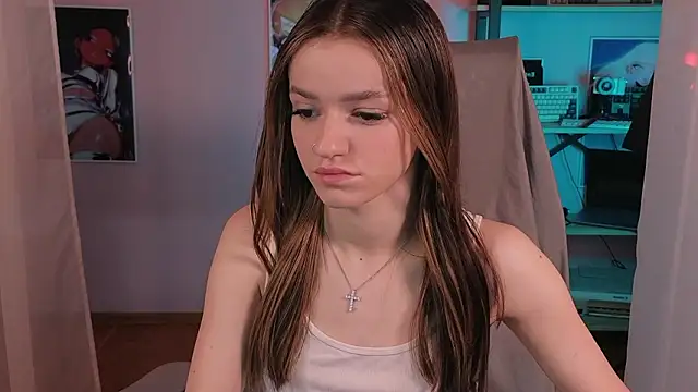 E l i z e  online show from March 27, 5:05 am