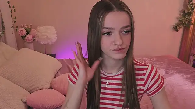 E l i z e  online show from May 9, 5:22 am
