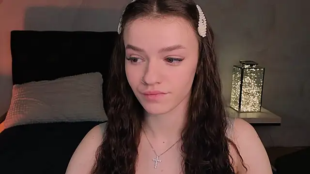 E l i z e  online show from February 12, 5:07 am