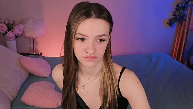E l i z e  online show from May 16, 5:17 am
