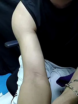 chocolate alone online show from November 11, 7:25 am