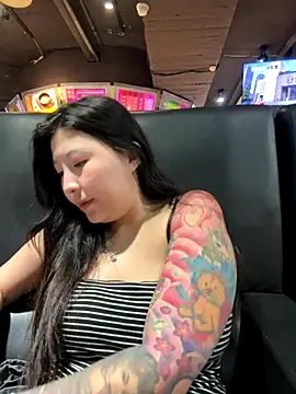 Snapshot of flower520hua chatting on October 1, 6:01 pm flower520hua online show from October 1, 6:01 pm