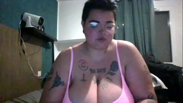 PirateXL online show from April 2, 10:49 pm