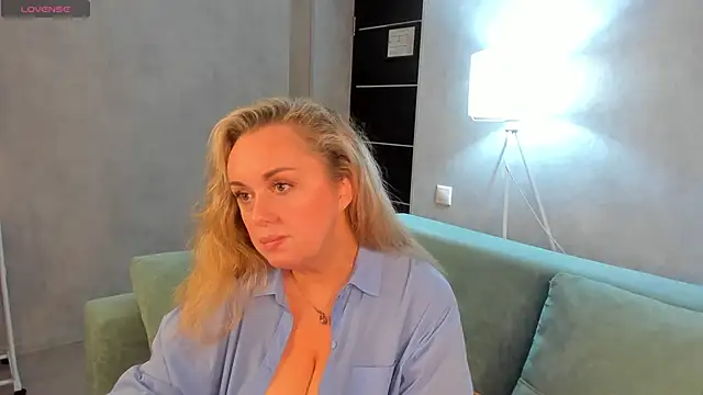 Snapshot of Sky_Kuper chatting on September 27, 9:32 pm Sky Kuper online show from September 27, 9:32 pm