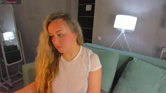 Snapshot of Sky_Kuper chatting on June 27, 1:11 am Sky Kuper online show from June 27, 1:11 am