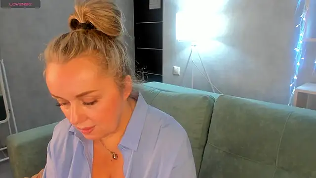 Snapshot of Sky_Kuper chatting on September 17, 11:51 pm Sky Kuper online show from September 17, 11:51 pm