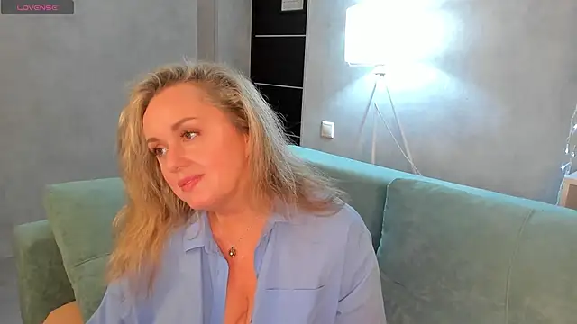 Snapshot of Sky_Kuper chatting on September 27, 12:17 am Sky Kuper online show from September 27, 12:17 am