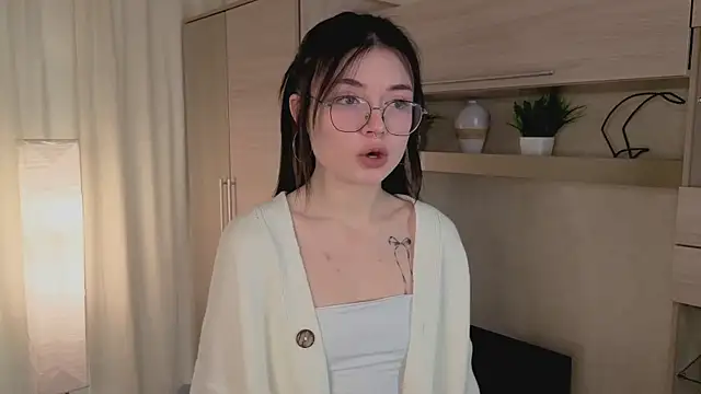 Susan Gardner online show from November 19, 6:13 am