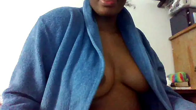 Snapshot of SexyGemBeautyX chatting on October 26, 1:33 pm SexyGemBeautyX online show from October 26, 1:33 pm