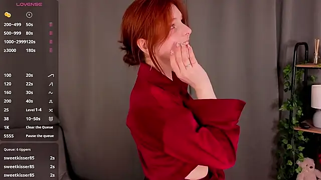 AnnieKim  online show from April 13, 3:16 pm