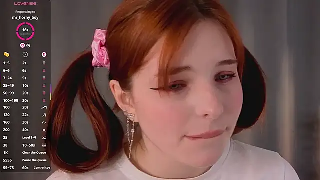 AnnieKim  online show from February 9, 4:05 pm