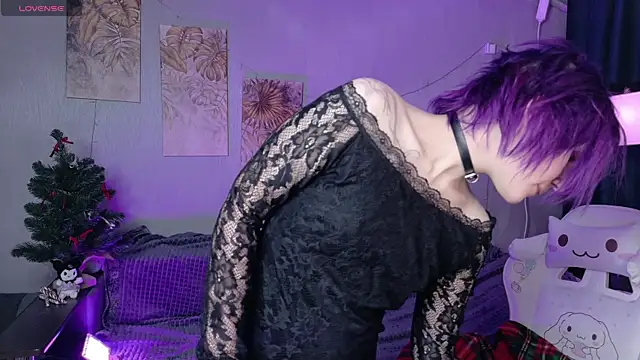 KikiMoor online show from January 8, 8:31 am