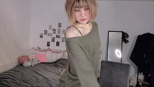 KikiMoor online show from May 26, 10:24 am