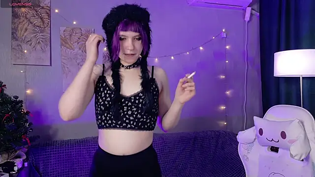 KikiMoor online show from January 14, 8:18 am