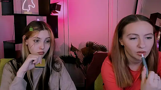 mila glow1 online show from November 5, 12:52 pm