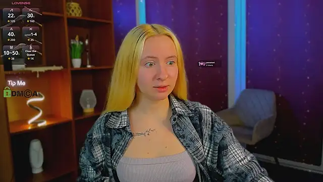 mila glow1 online show from March 28, 7:37 pm