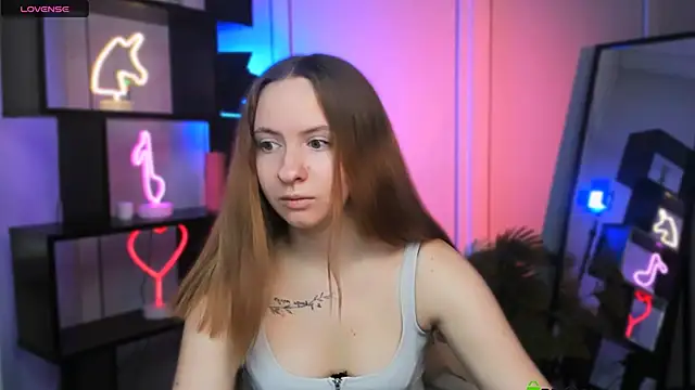 mila glow1 online show from December 3, 12:26 pm