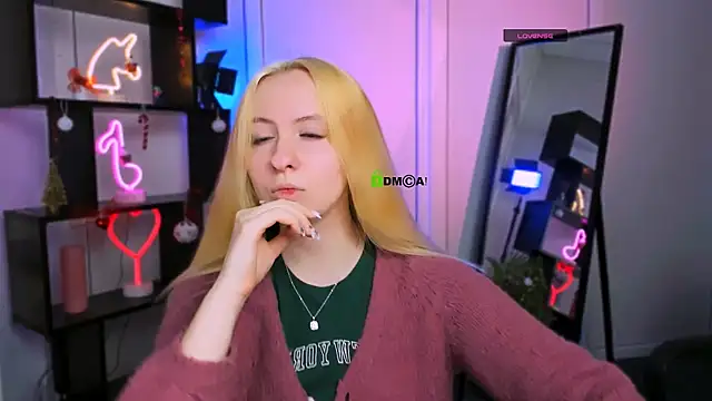 mila glow1 online show from January 6, 7:40 pm