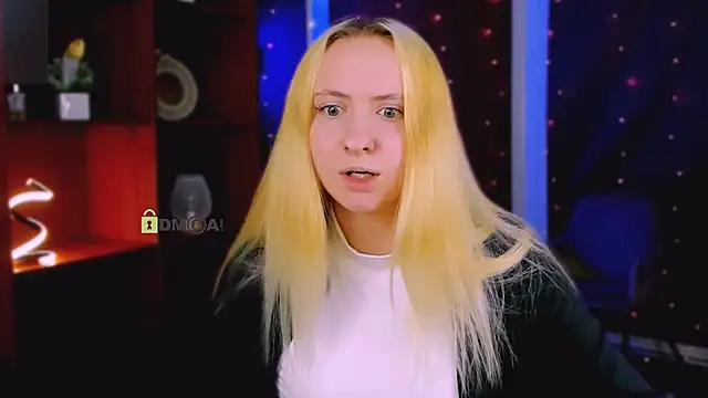 mila glow1 online show from March 1, 7:36 pm