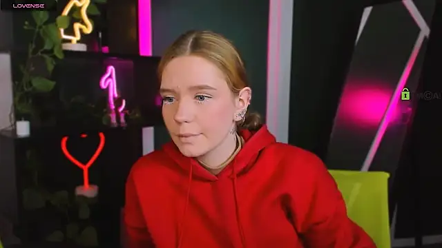 mila glow1 online show from April 10, 6:48 pm