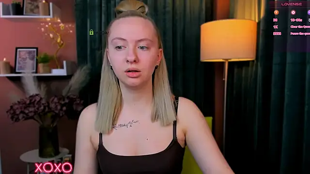 mila glow1 online show from April 14, 6:46 pm