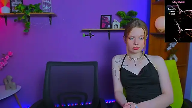 mila glow1 online show from May 17, 7:14 pm
