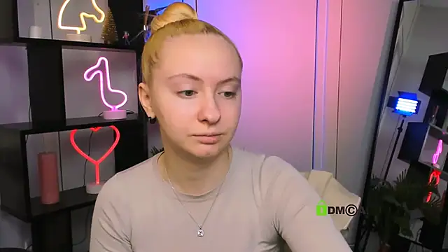 mila glow1 online show from December 21, 6:37 am