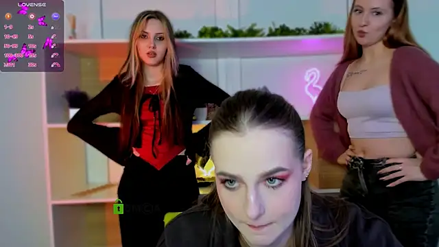 mila glow1 online show from November 12, 12:53 pm