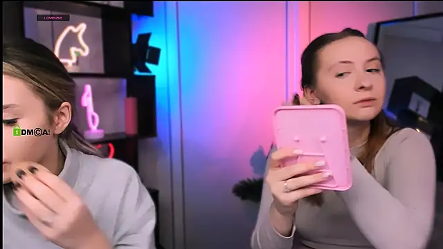 mila glow1 online show from December 4, 7:57 pm