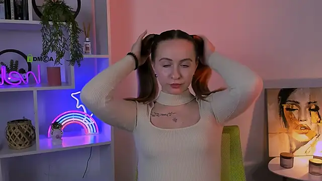 mila glow1 online show from October 7, 7:37 pm