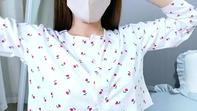 Snapshot of RIRI-style chatting on October 19, 7:44 am RIRI-style online show from October 19, 7:44 am