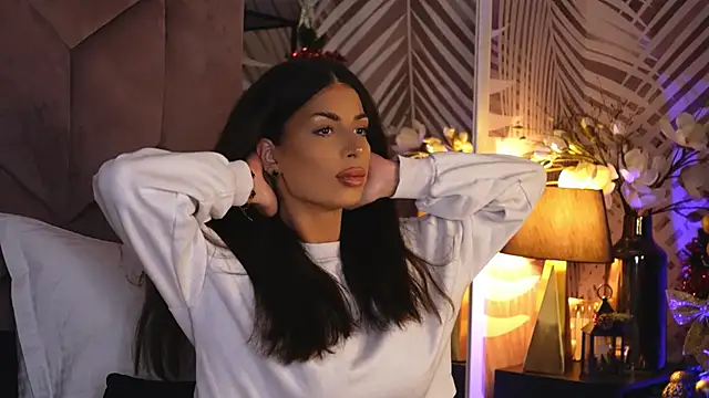 EvaRhea online show from December 5, 4:00 am