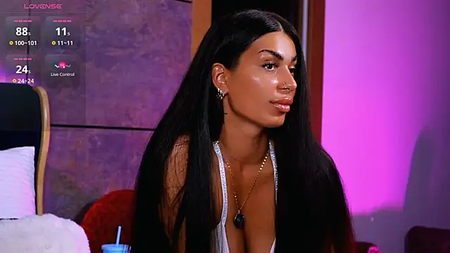 Snapshot of EvaRhea chatting on July 2, 3:23 am EvaRhea online show from July 2, 3:23 am