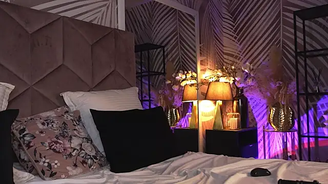 EvaRhea online show from April 8, 2:57 am