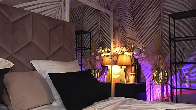 EvaRhea online show from April 7, 2:57 am