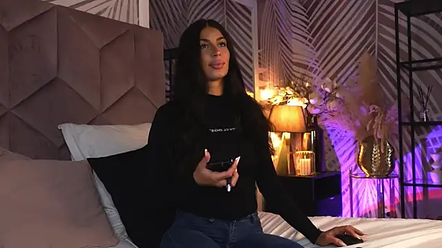 EvaRhea online show from April 15, 2:50 am