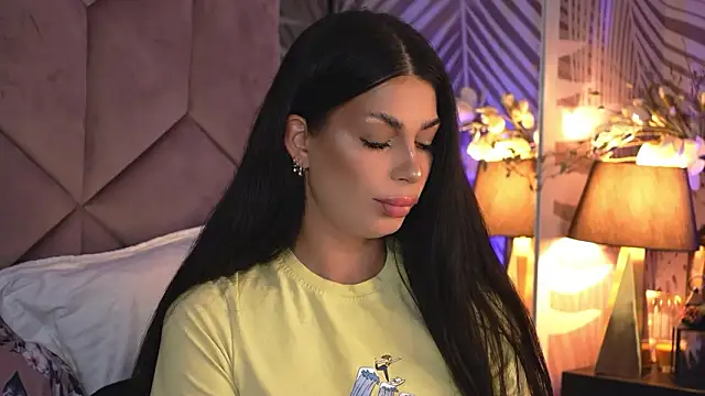 EvaRhea online show from February 14, 4:02 am