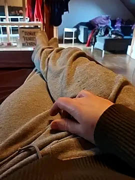 Horny mummy online show from February 6, 3:19 pm